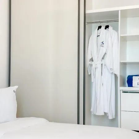 Panoramic Escape With Private Beach, 2Br On High Floor Dubai Exterior photo
