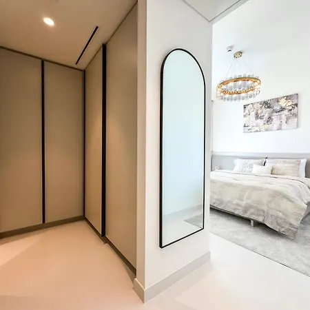 Panoramic Escape With Private Beach, 2Br On High Floor Dubai Exterior photo