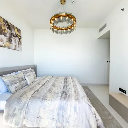 Panoramic Escape With Private Beach, 2Br On High Floor Dubai Exterior photo