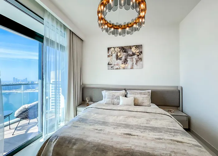 Panoramic Escape With Private Beach, 2Br On High Floor