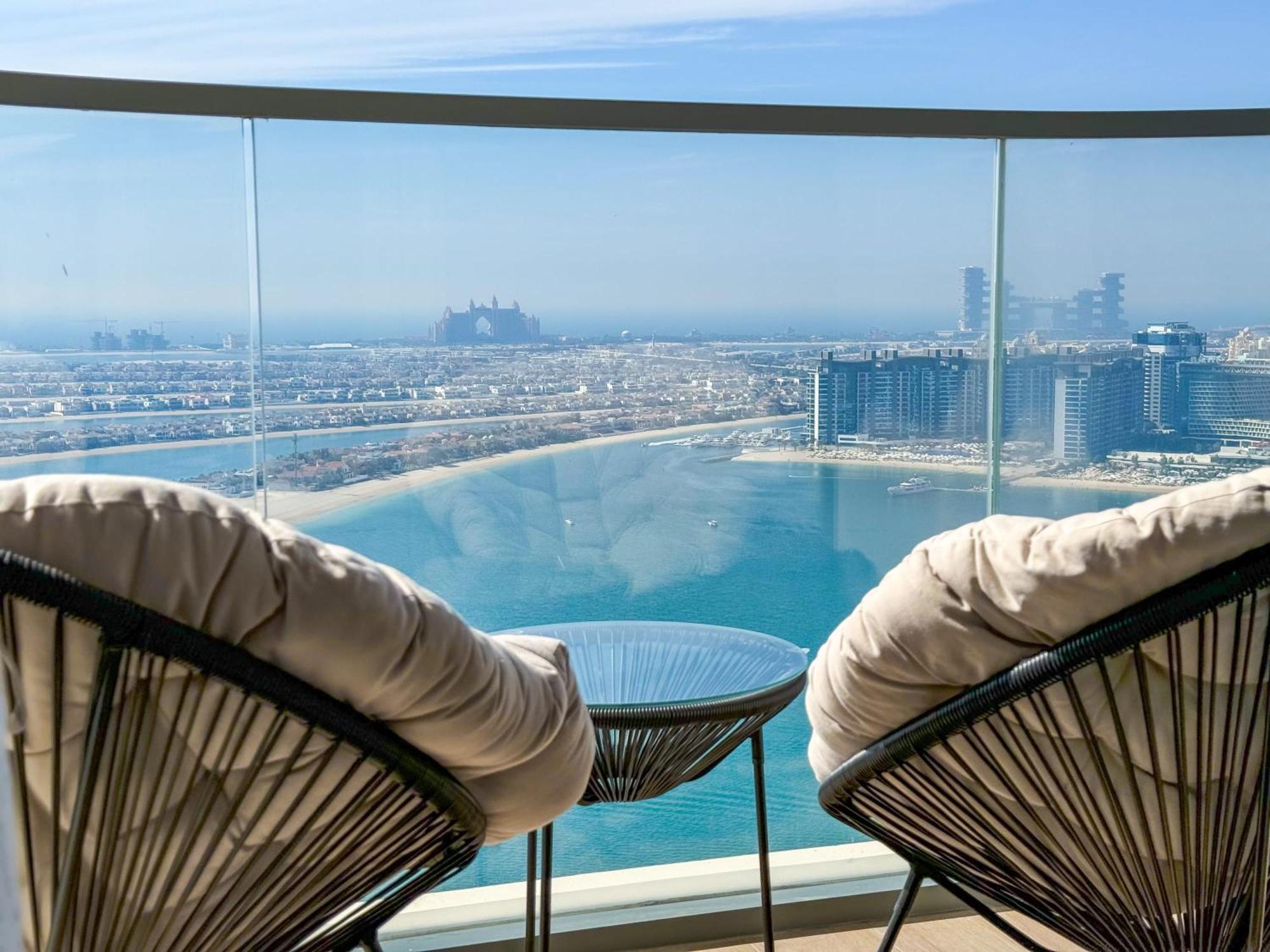 Panoramic Escape With Private Beach, 2br On High Floor * Dubai