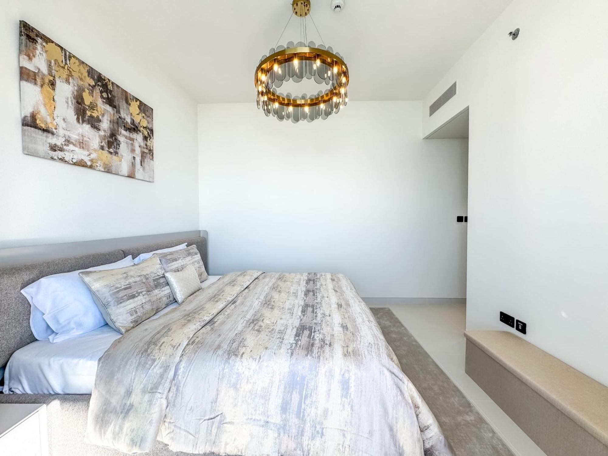Panoramic Escape With Private Beach, 2br On High Floor *