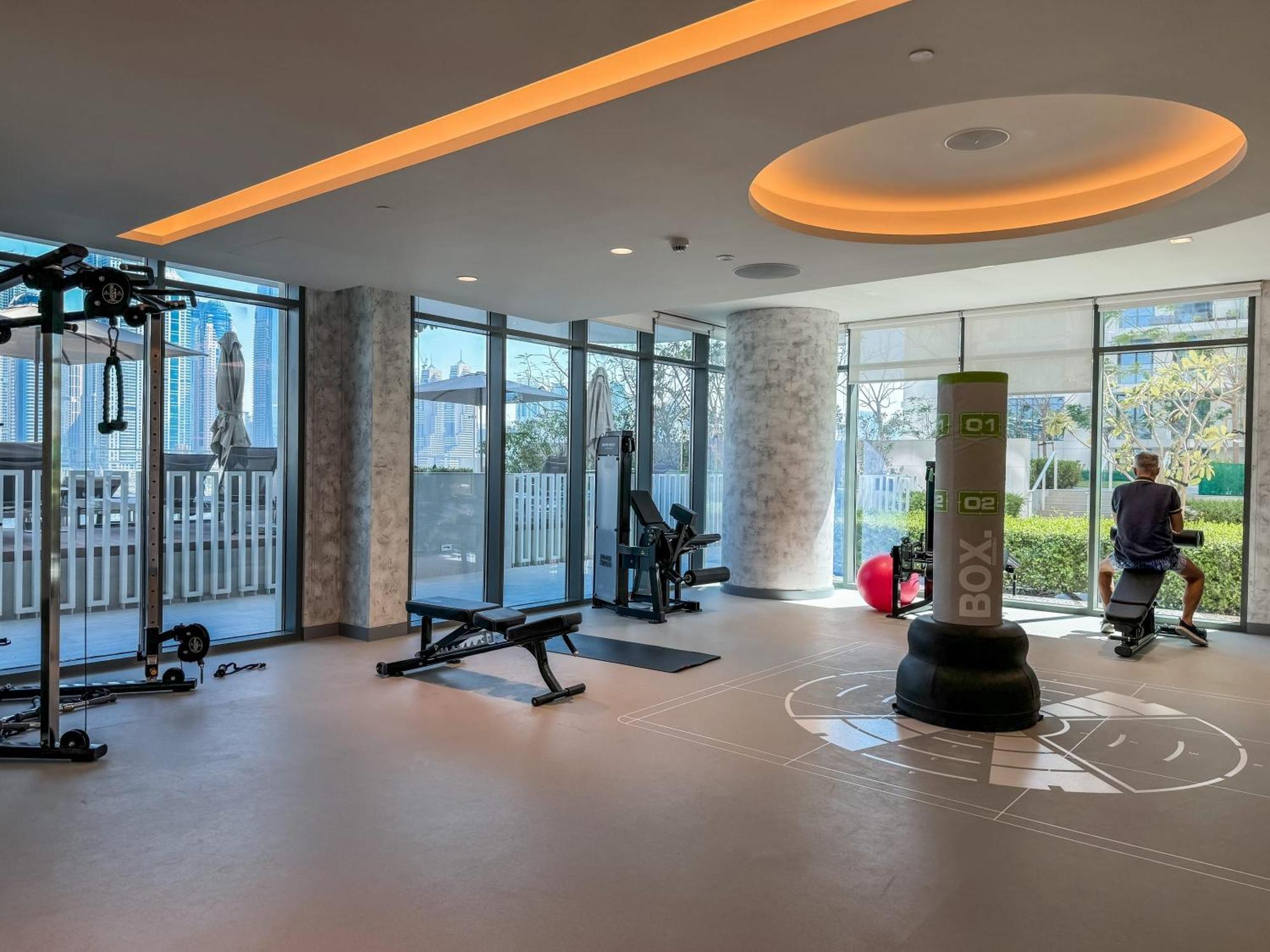 Panoramic Escape With Private Beach, 2br On High Floor Apartment