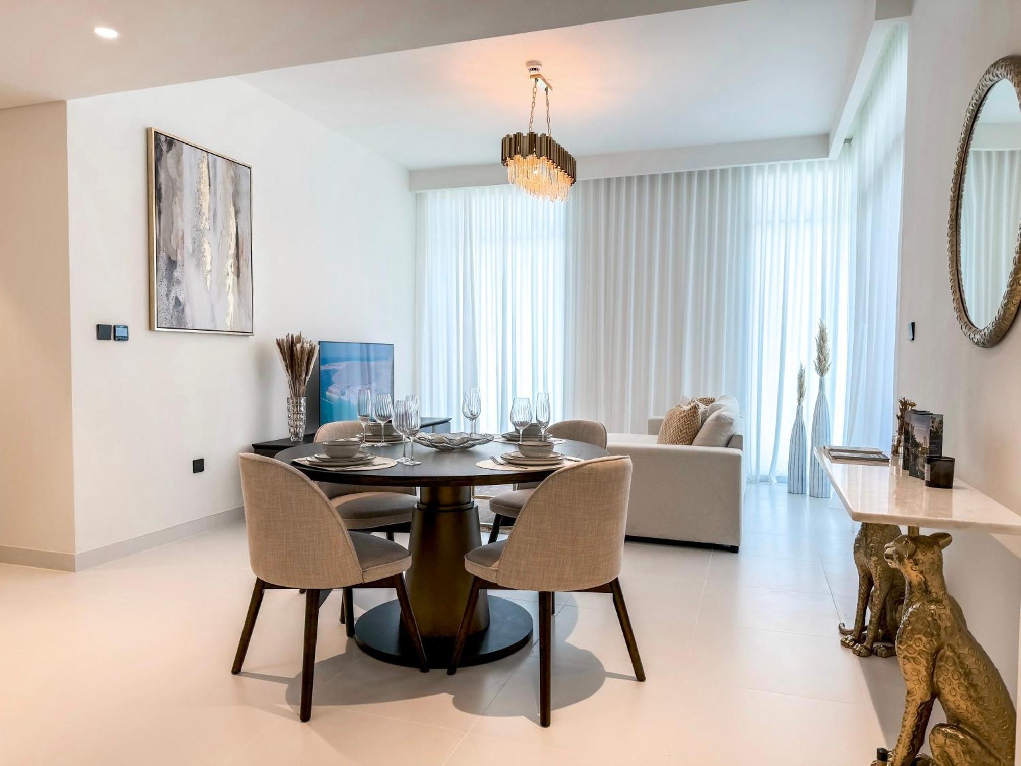 Panoramic Escape With Private Beach, 2br On High Floor *