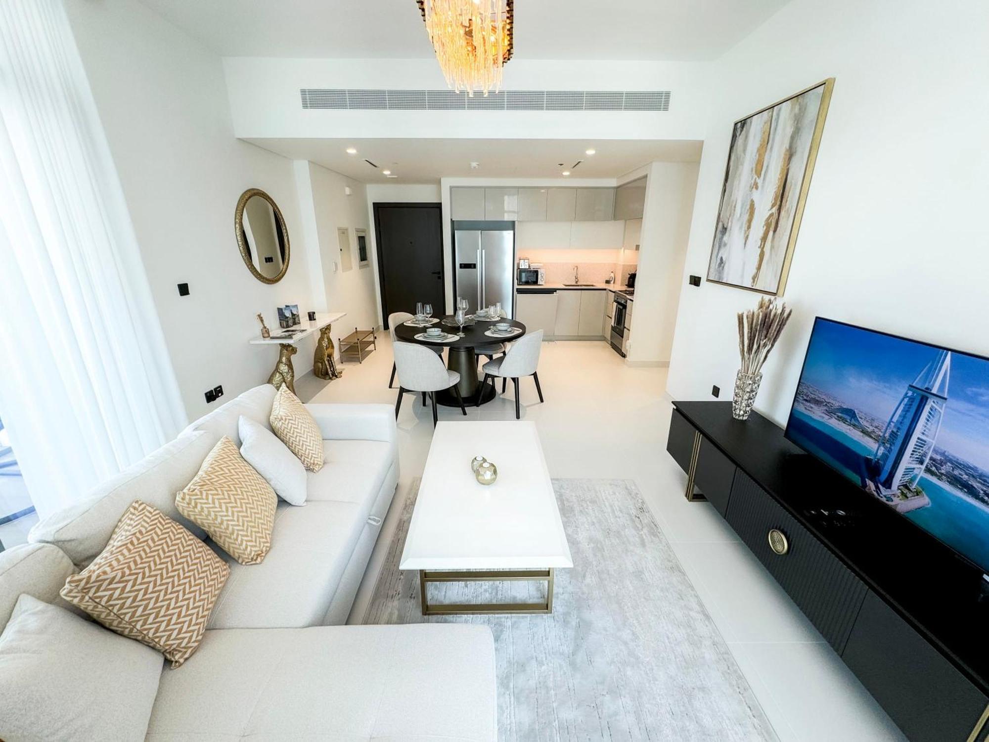 Apartment Panoramic Escape With Private Beach, 2br On High Floor *