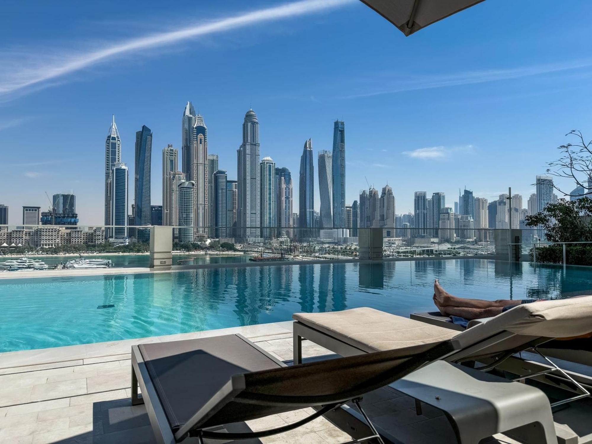 Panoramic Escape With Private Beach, 2br On High Floor Apartment Dubai