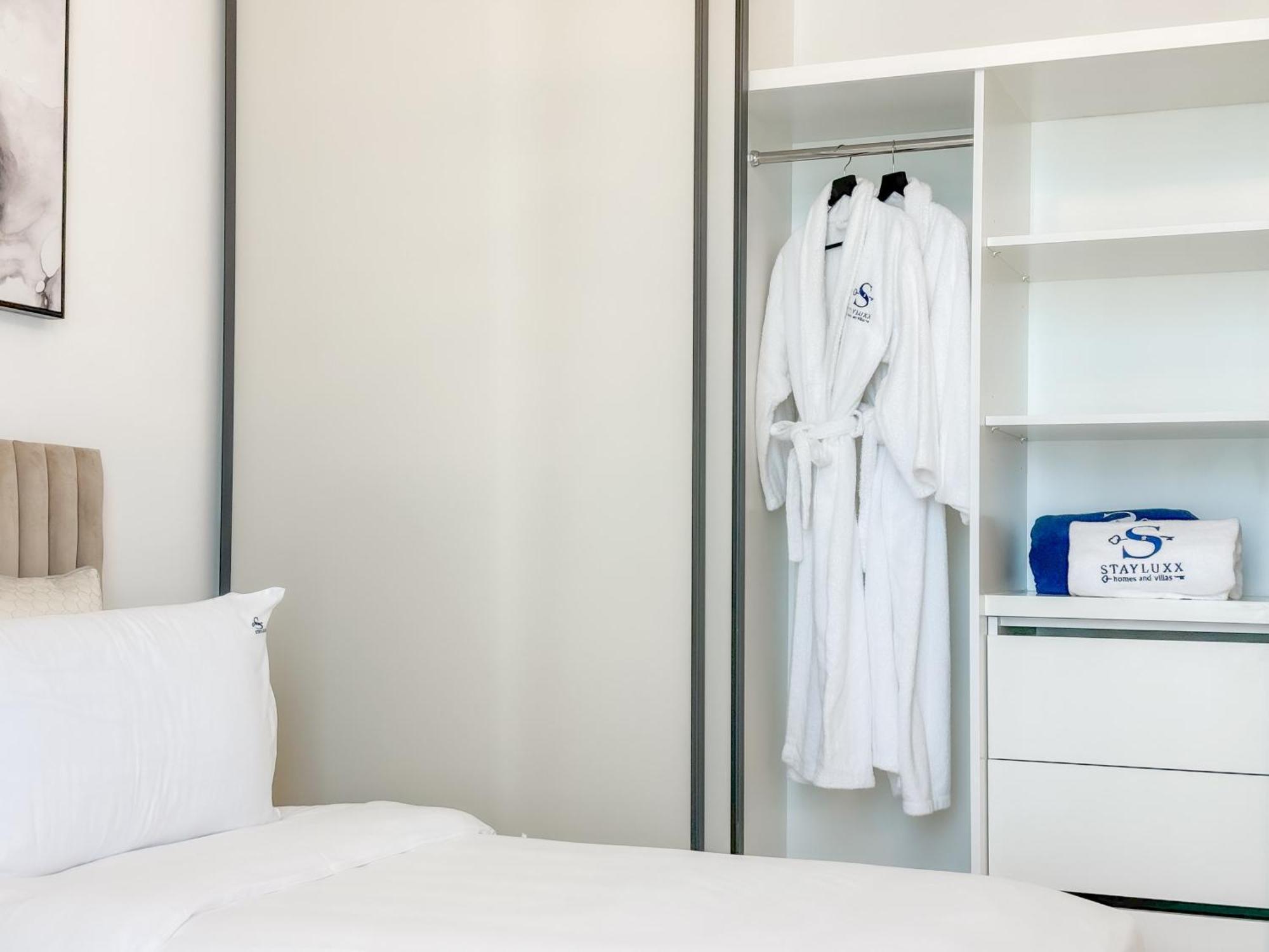 Appartement Panoramic Escape With Private Beach, 2br On High Floor